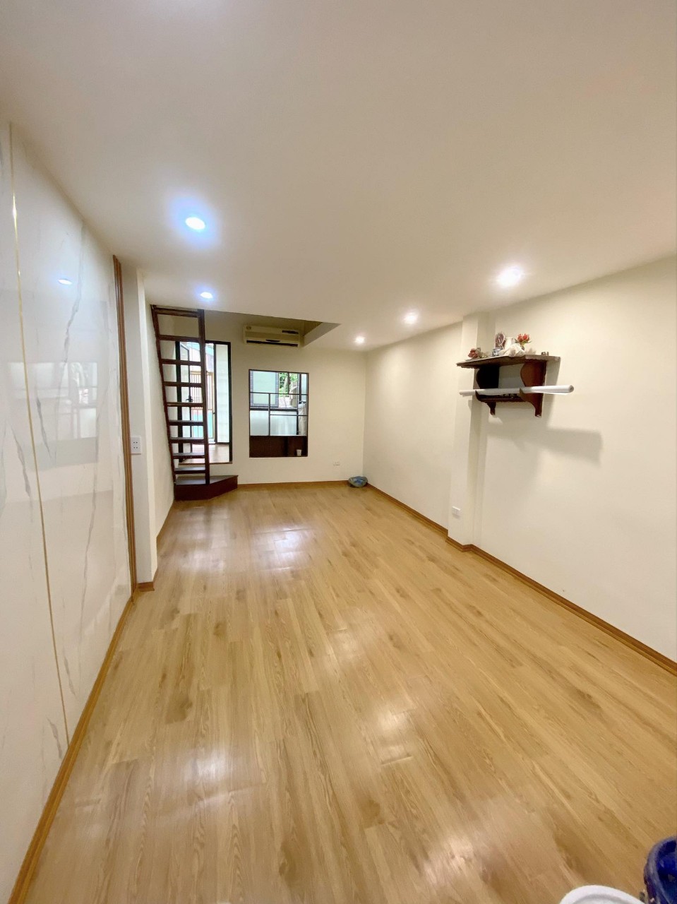 z5512298821448_f0c9d487bf5a6fe271fe349adf9e1ca6