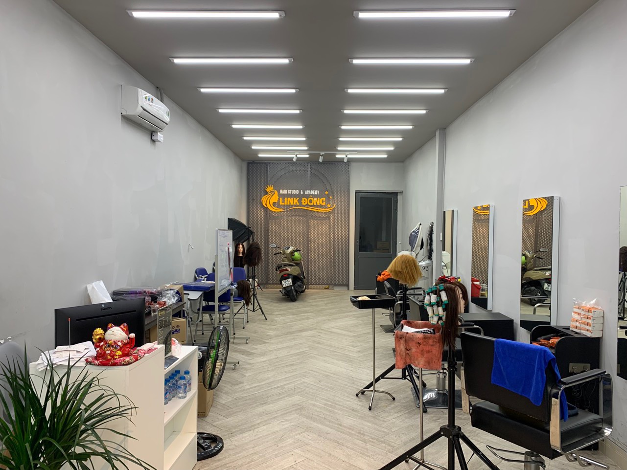 z5516194594255_896c463c34c8e5b8defd7d9f1e0fe94c