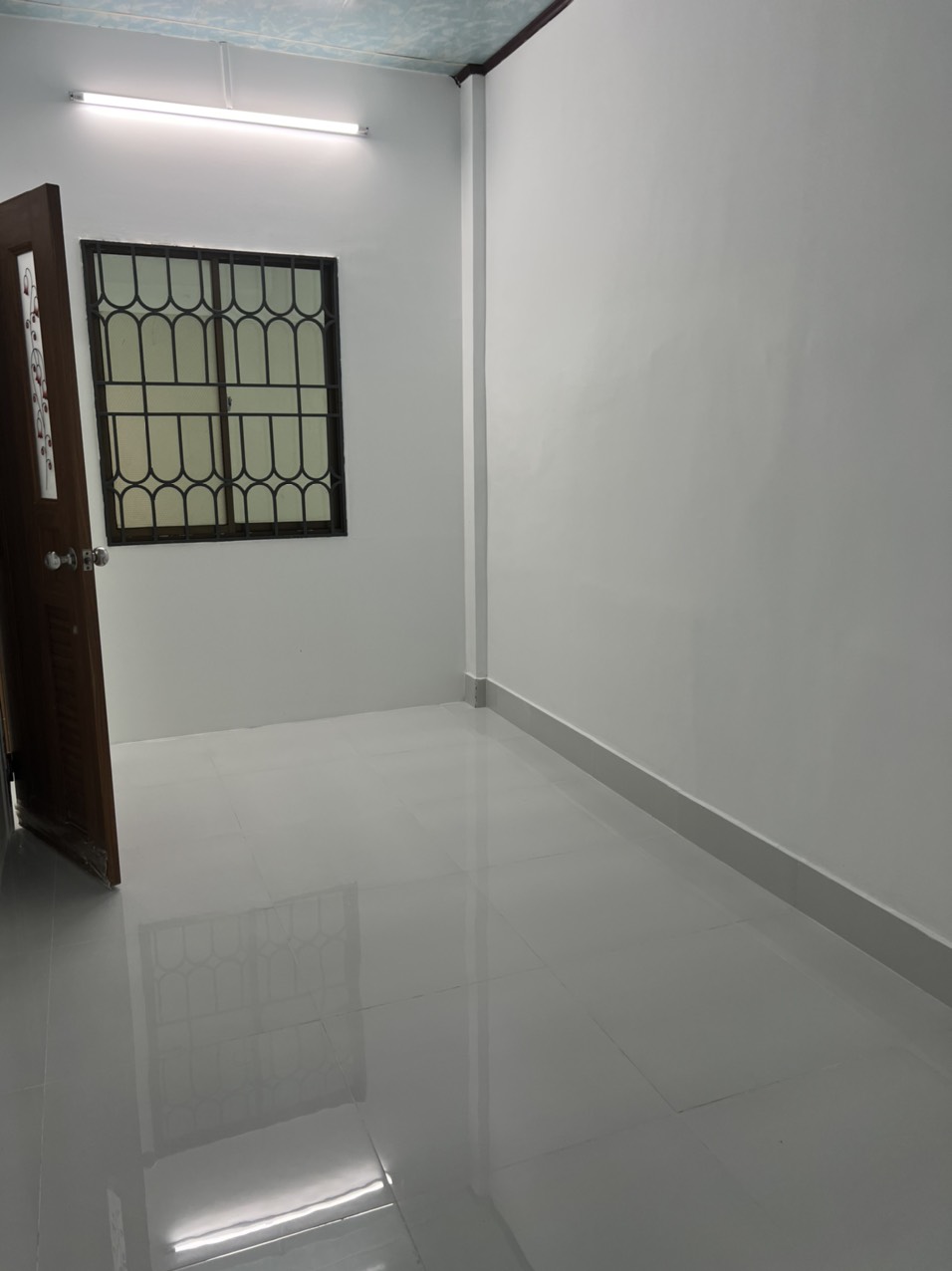 z5519663529989_efb37227af194359190383dcdcd0c11f