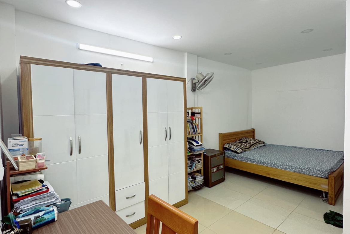 z5551748143192_9a77cdbea4136f5e49dcd1c4619a9cc1