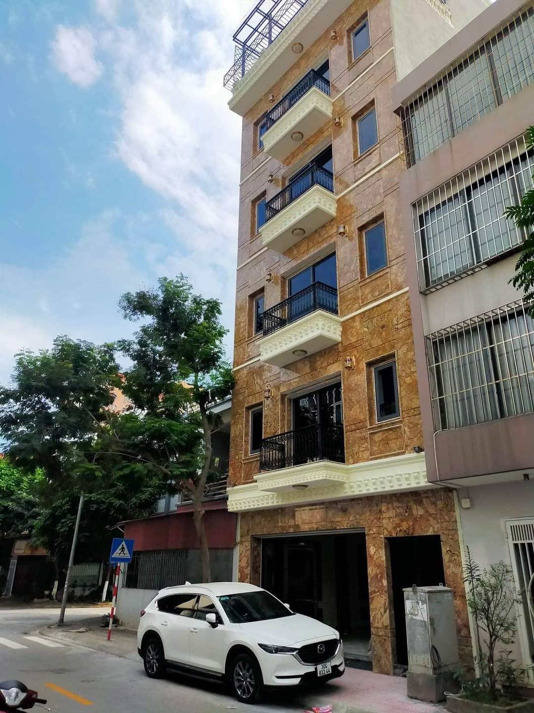 z5553410593525_379edd113553b9d579be32318e495a14