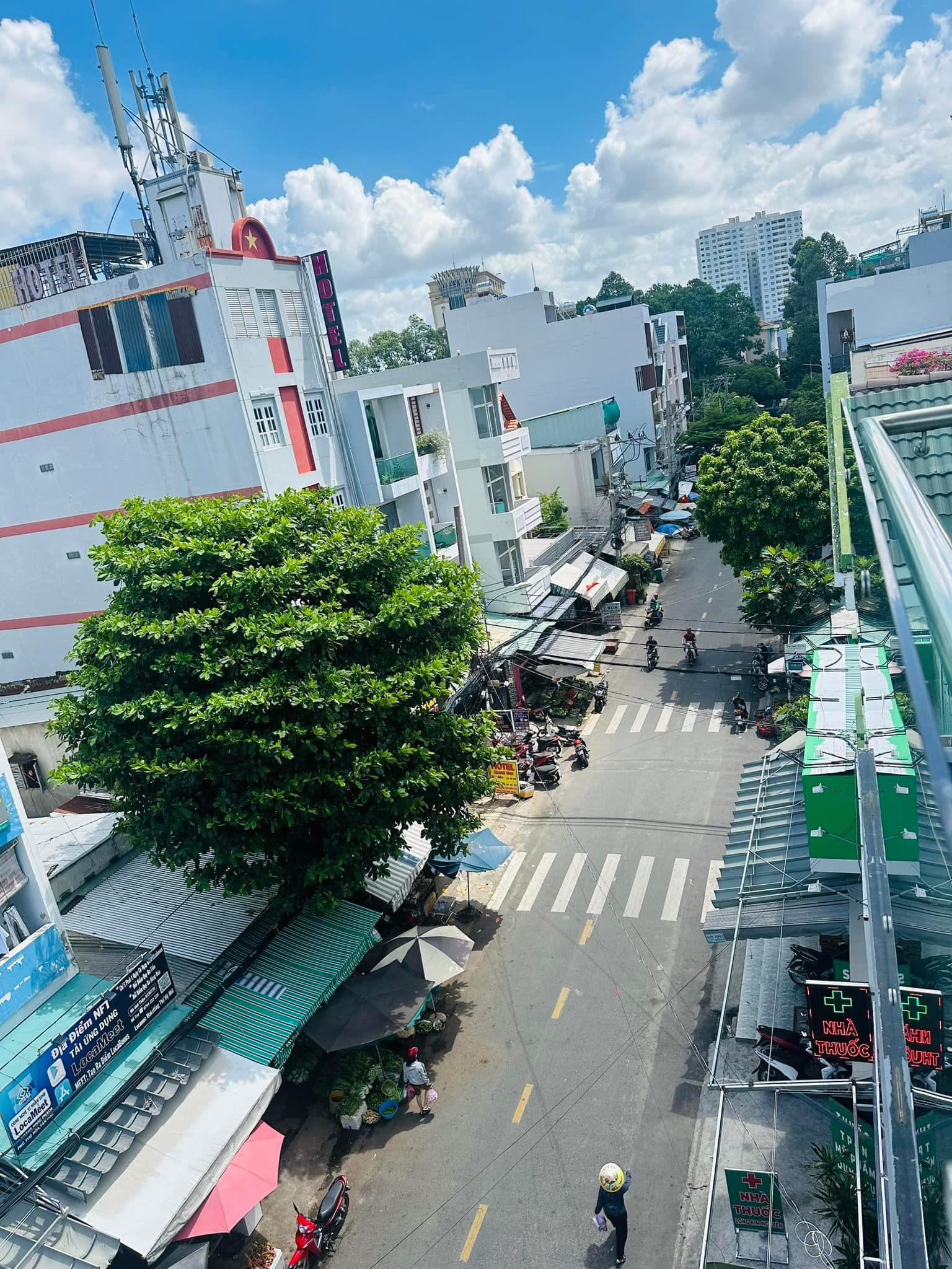 z5553764347872_f476ff0aeac4849b85314a92e1da20df