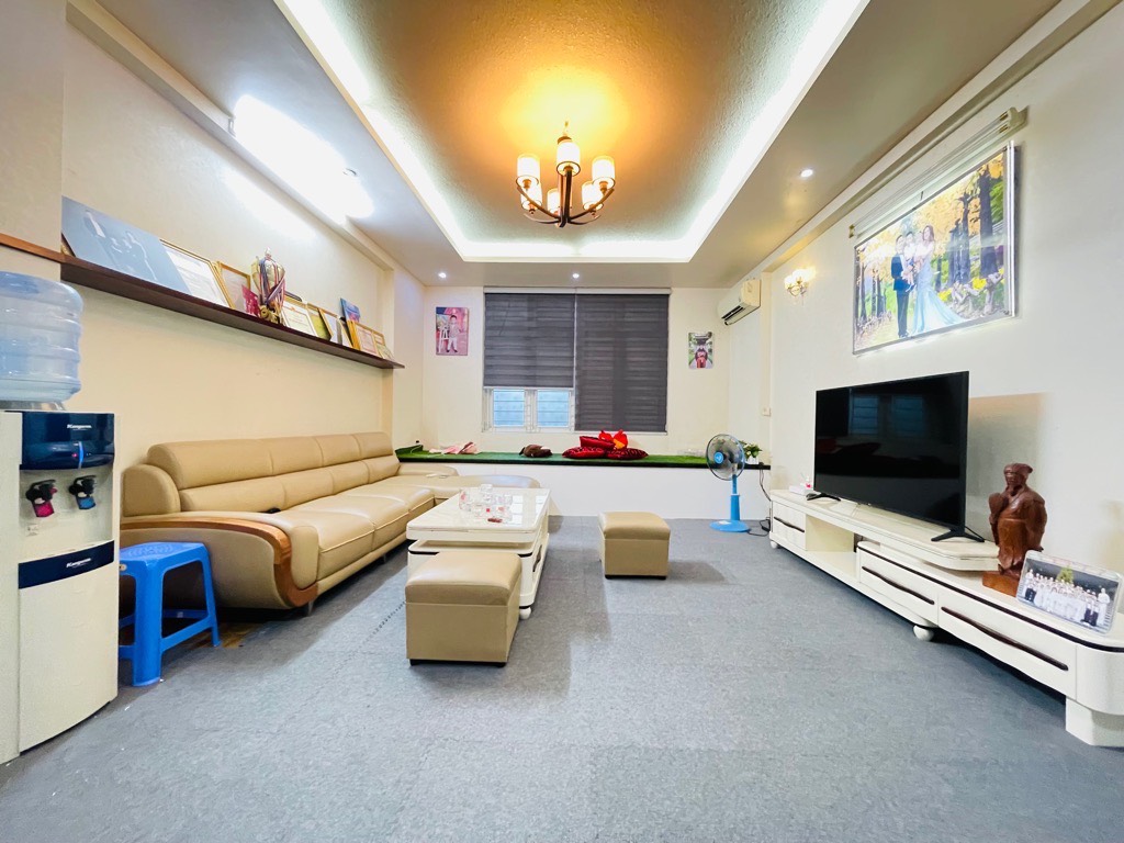 z5565802299418_40b28be8b3f37846ea3a1bc6773d9944