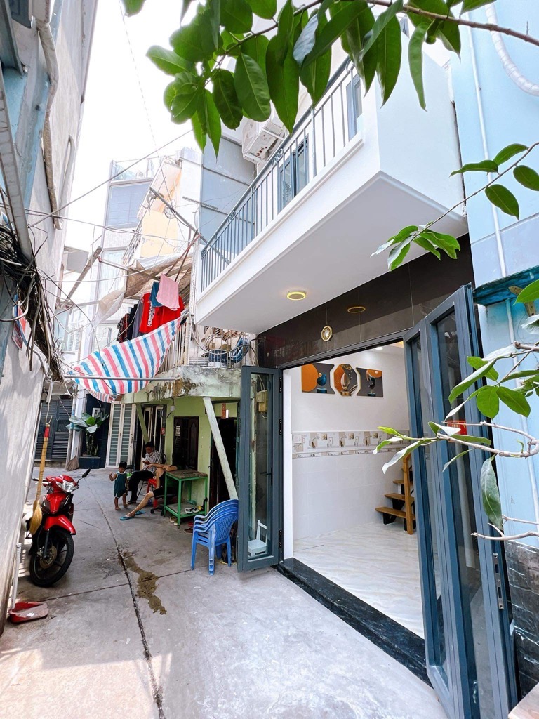 z5566143219519_68388241b34fce542c59d2d5ce505487