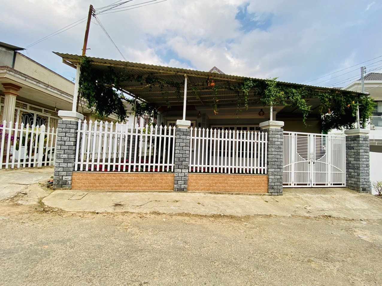 z5566267709338_70e3fe825bf6b8606eb19e774fb49247