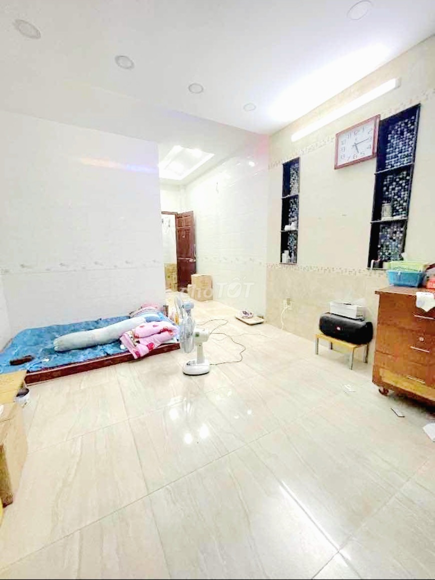 z5569697600638_e115463e9749a8749680aad662c9eba3