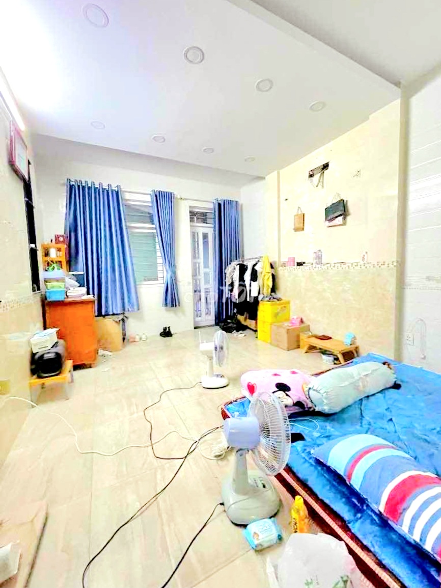 z5569697602543_27f96a85e6e1ee6c595b571ae997bd49