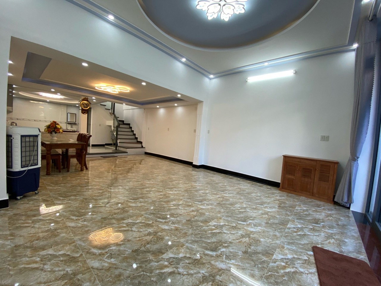 z5570224869485_618a899f123388bb318ac2a4632e569f