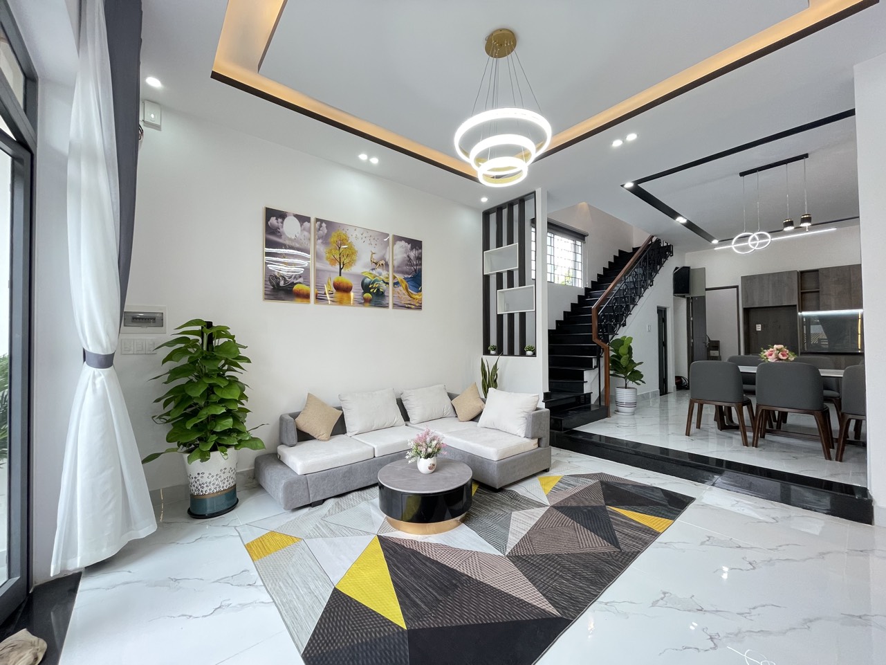 z5572075908262_259959deb03bf8c047b76472e01c30de