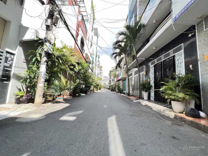 z5579907562421_5f3263b786d307bd331eb5a60a8c99bc