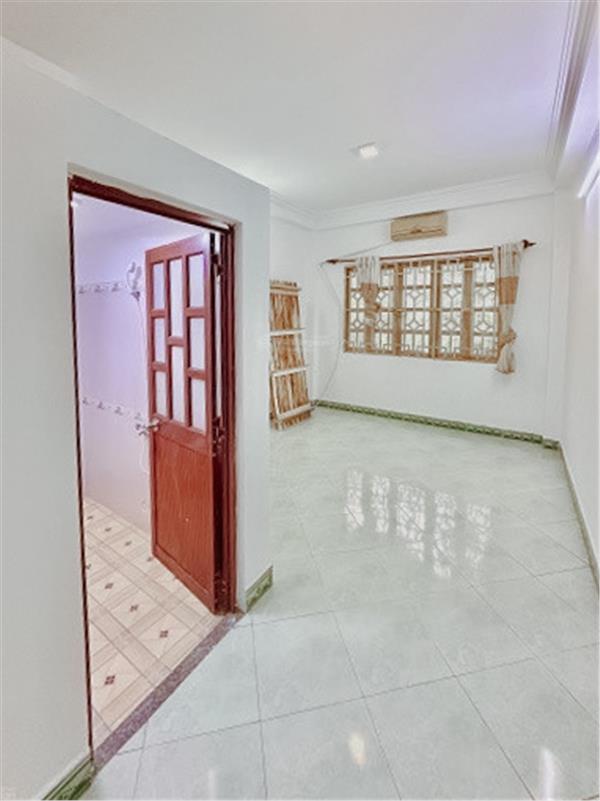 z5585160453837_3e7209b0d66cef37eb5d1f0685548102