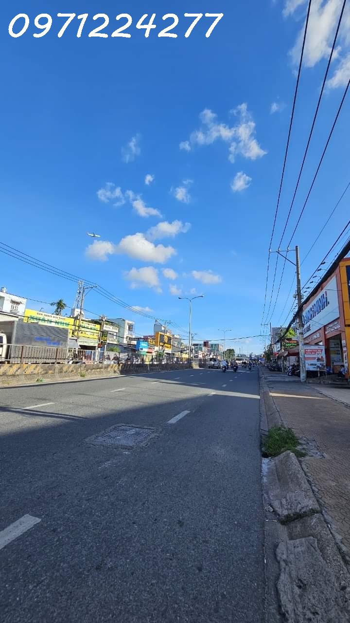 z5587746750800_aa6dc1c06642fea5c30c76f1777ad355