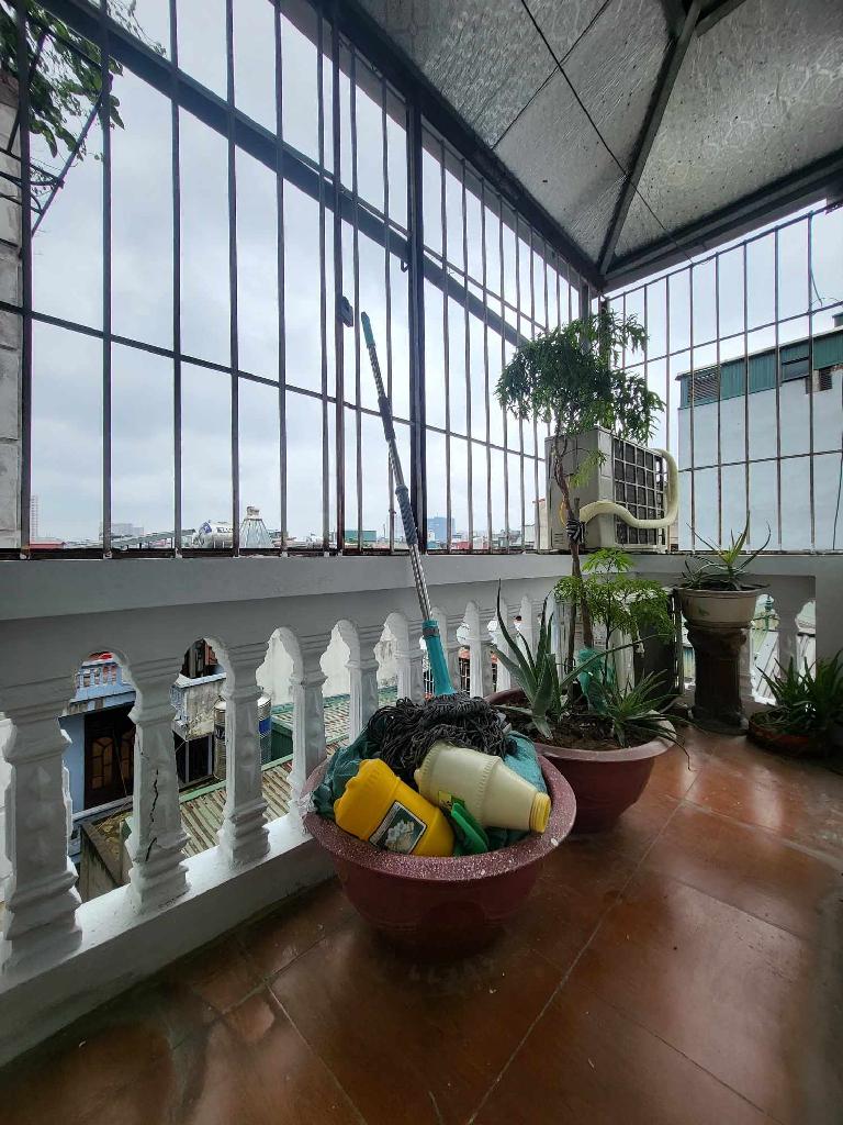 2e4r-C405F2D3-lyjw16li_24_lyjw1700