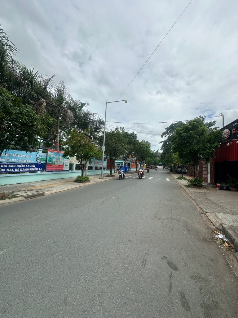 2hfk-86FDCB12-lxr956a7_10_lxr956j1