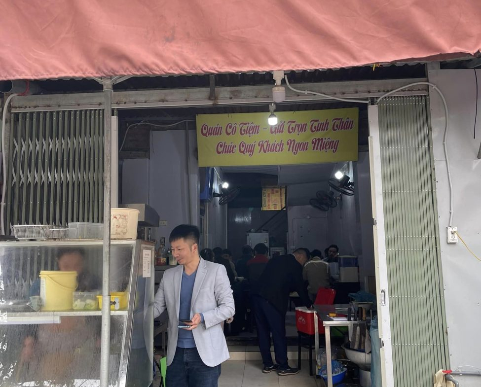 3787521f-1354-4be0-a940-ccfb34cff38b-975×1300