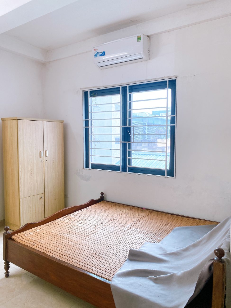 92064298-436f-432d-bba7-c31c2f114c9e-975×1300