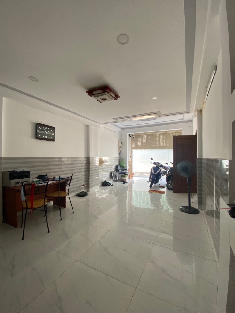 ajp-F28CF404-lvoqs578_26_lvoqs5q4