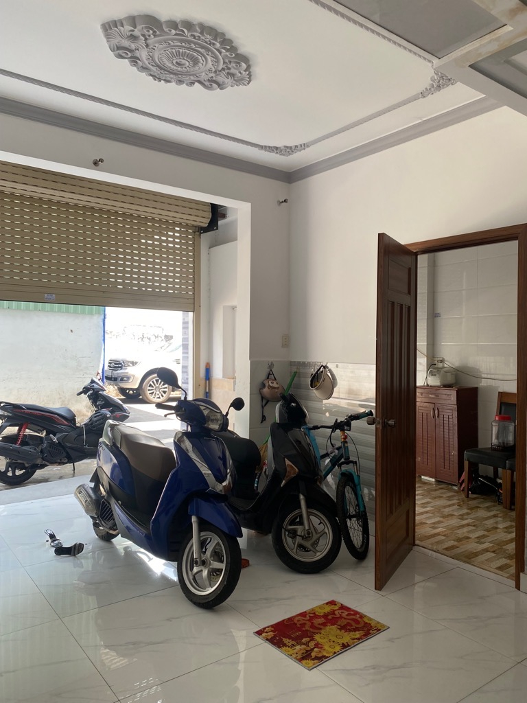 ajp-F28CF404-lvoqs578_29_lvoqs5rt