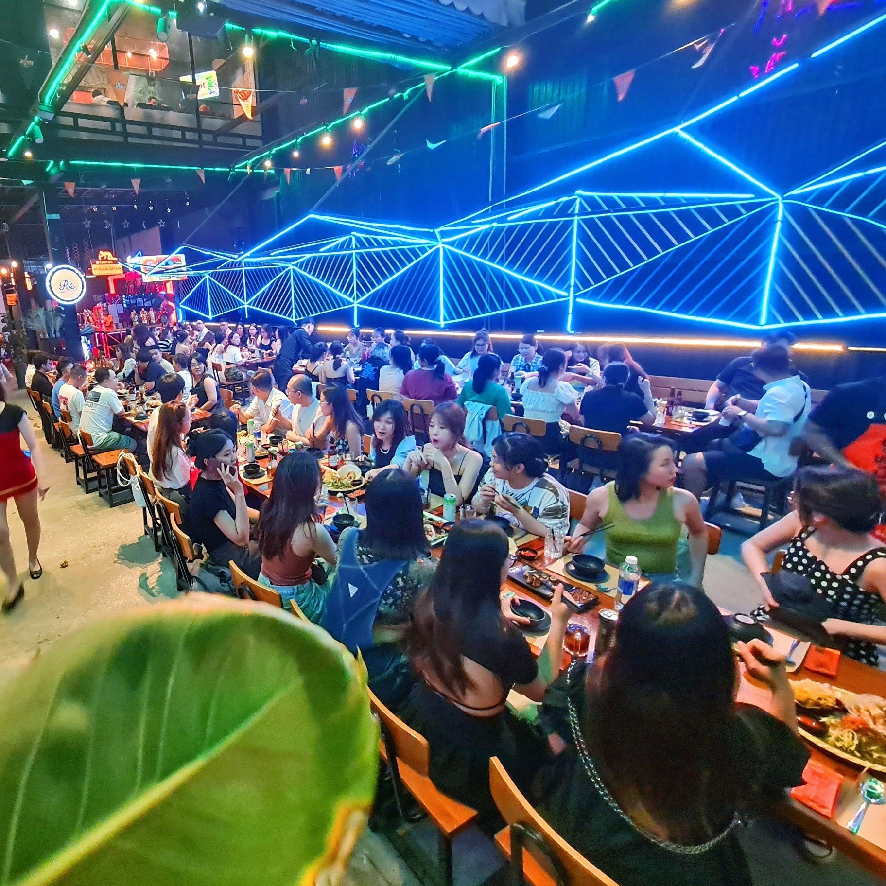 b5ed55633164943acd7543