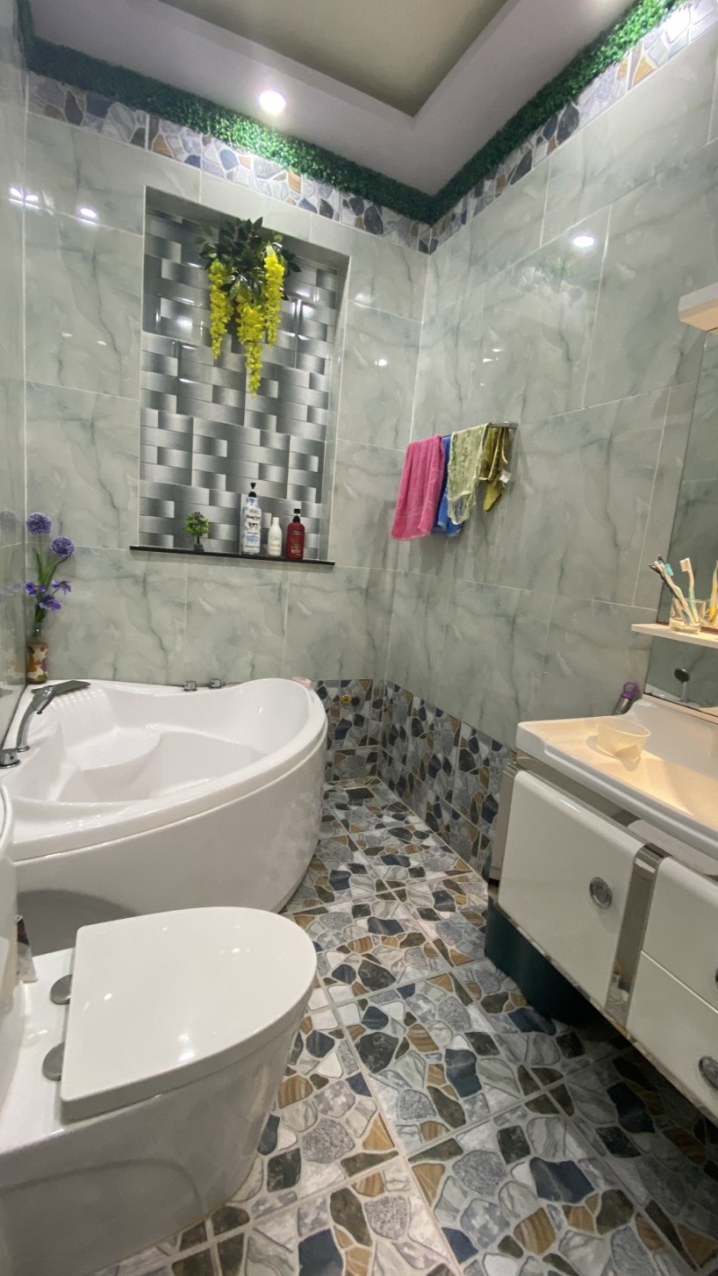 ban-nha-duong-lac-long-quan-phuong-3-quan-10-hem-xe-hoi-nha-be-tong-cot-thep-nha-duoi-6-ty