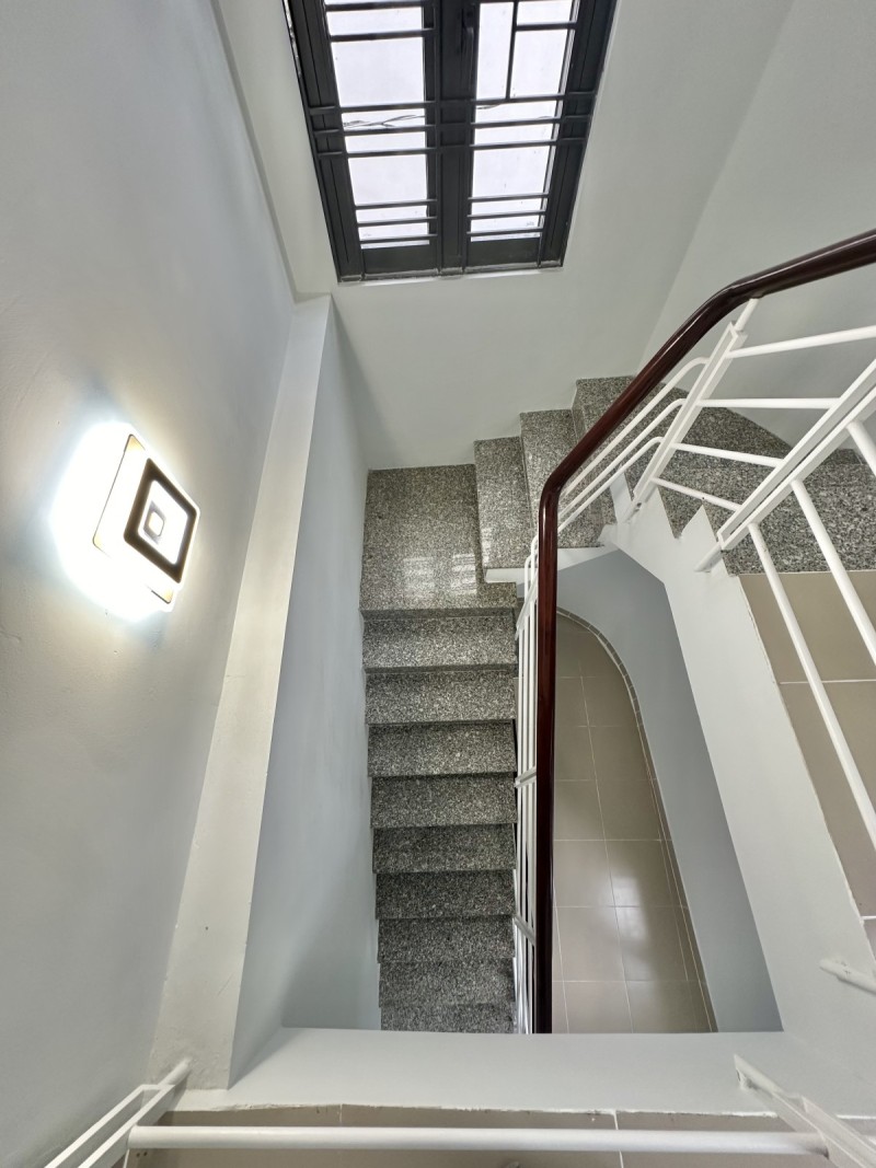 ban-nha-duong-le-van-sy-quan-3-hem-xe-hoi-nha-be-tong-cot-thep-nha-duoi-7-ty