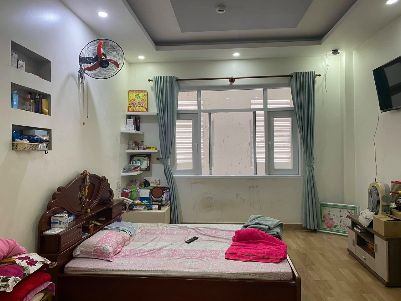 ban-nha-duong-nguyen-van-qua-gia-re (2)