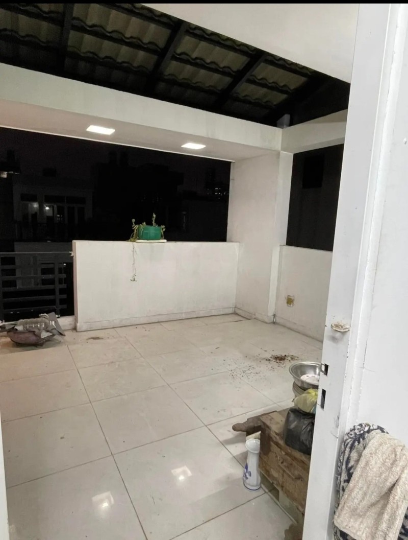 ban-nha-quan-10-duong-3-thang-2-4 tang-duoi-5 ty