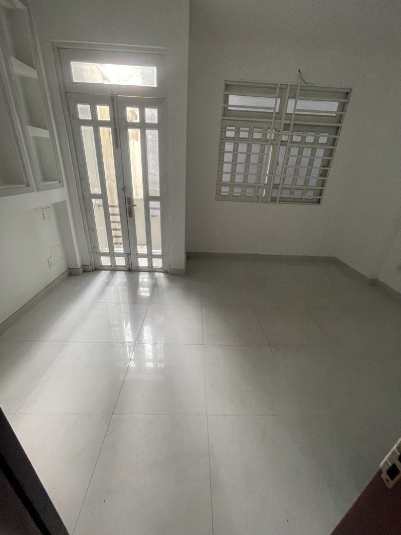 ban-nha-quan-10-duong-3-thang-2-duoi-5-ty