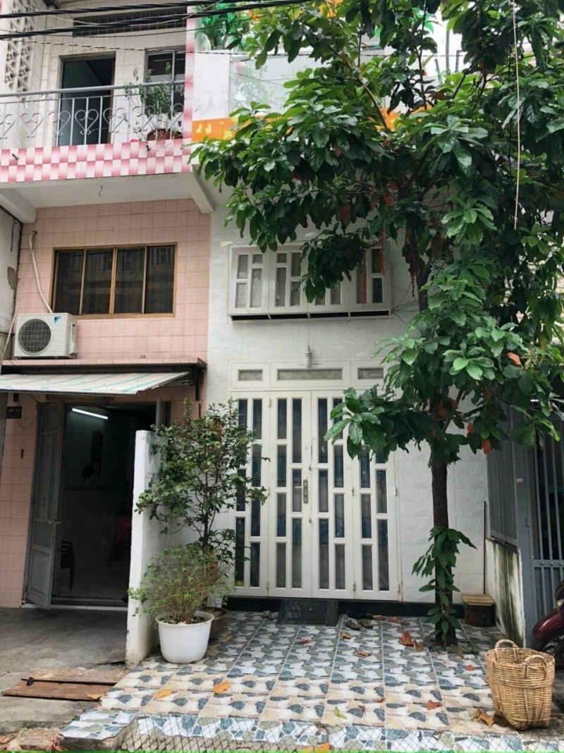 ban-nha-quan-11-duong-le-thi-bach-cat-hem-xe-hoi