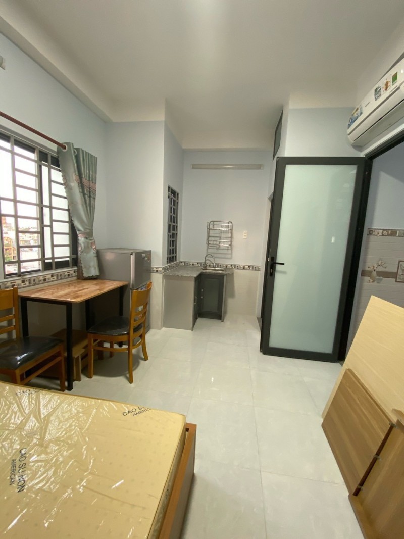 ban-nha-quan-q10-duong-cach-mang-thang-8-phuong-13-hem-xe-hoi