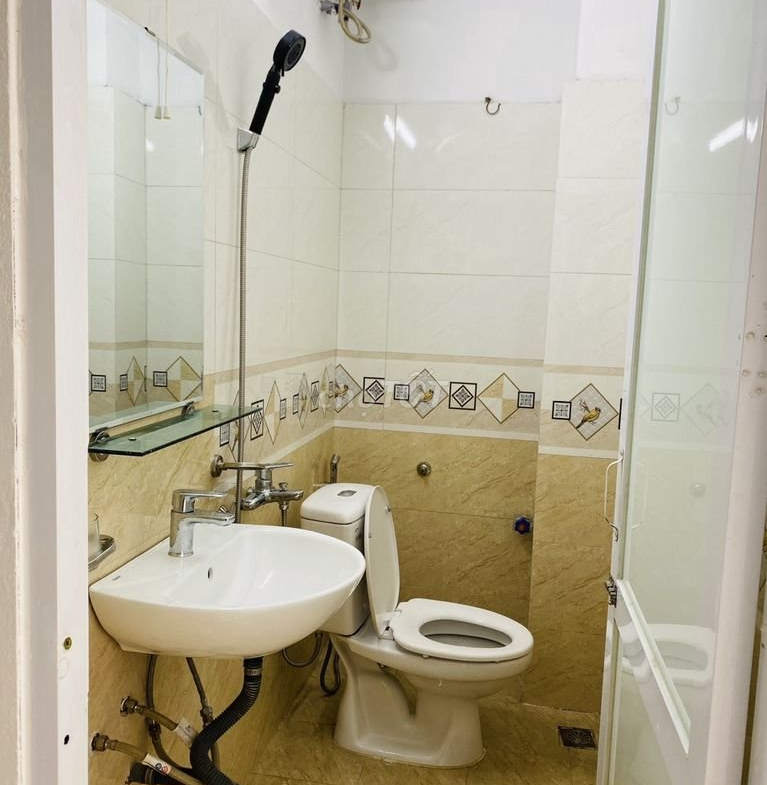 cho_t hue_nha_giai_phong(5)