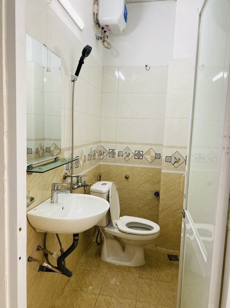 cho_t hue_nha_giai_phong(5)