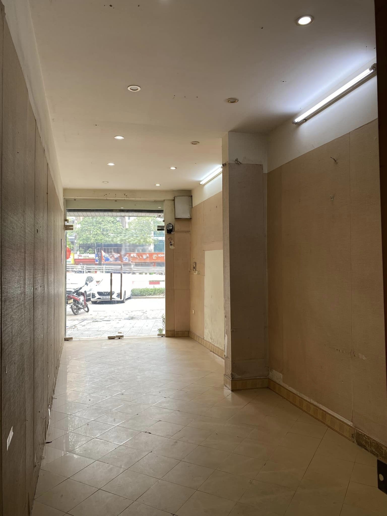 cho_thue_nha_mat_pho_trang_khat_chan (3)