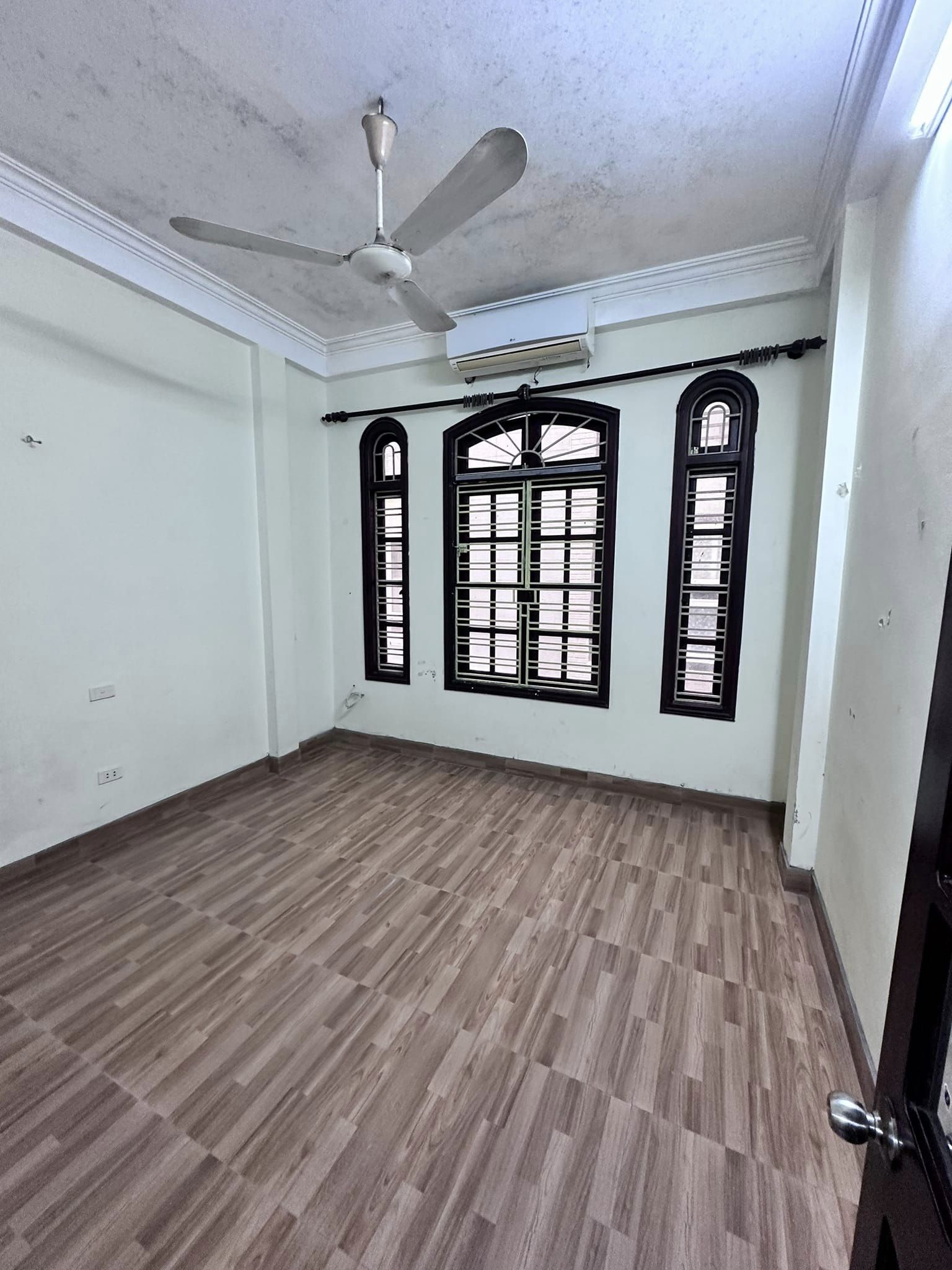 cho_thue_nha_ngo_5_lang_ha (3)