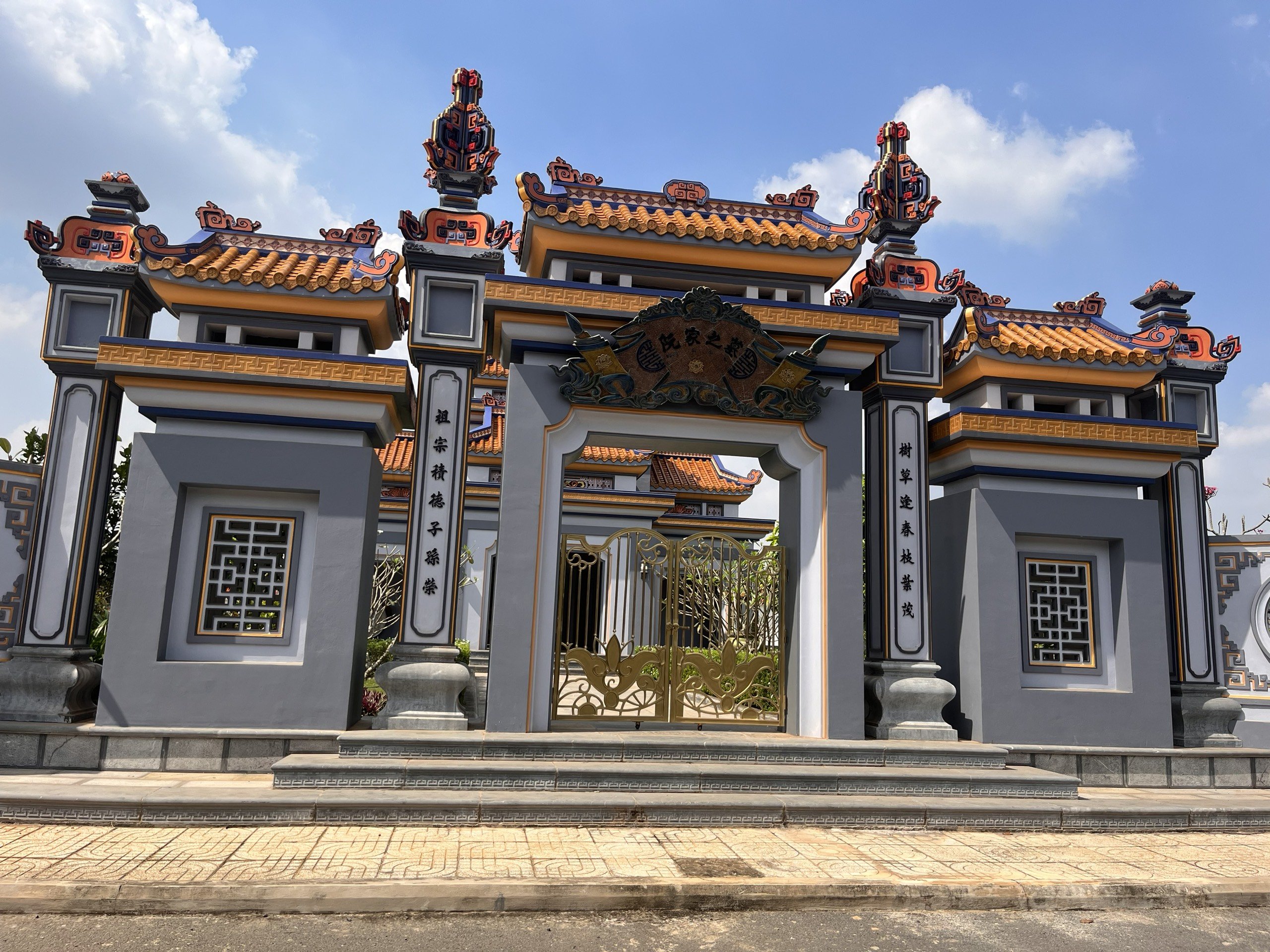 z5327920391551_f8f24ee855893e86ca2664d842349088