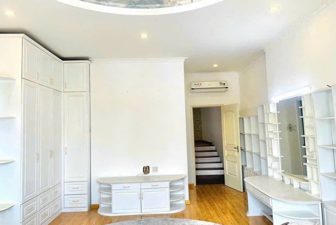 z5594987357684_022e8afa2d05bb0673479495d6405c07