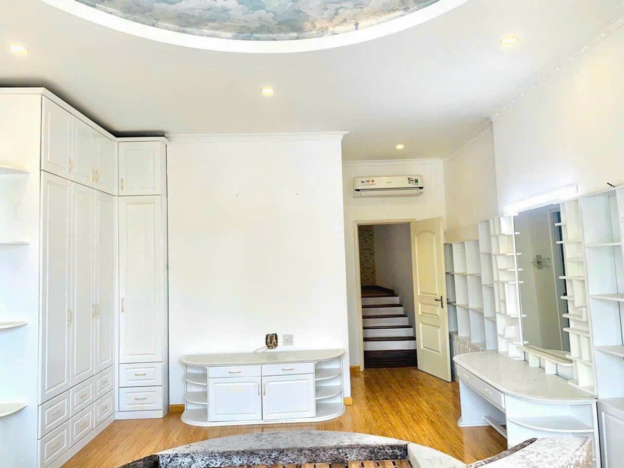 z5594987357684_022e8afa2d05bb0673479495d6405c07