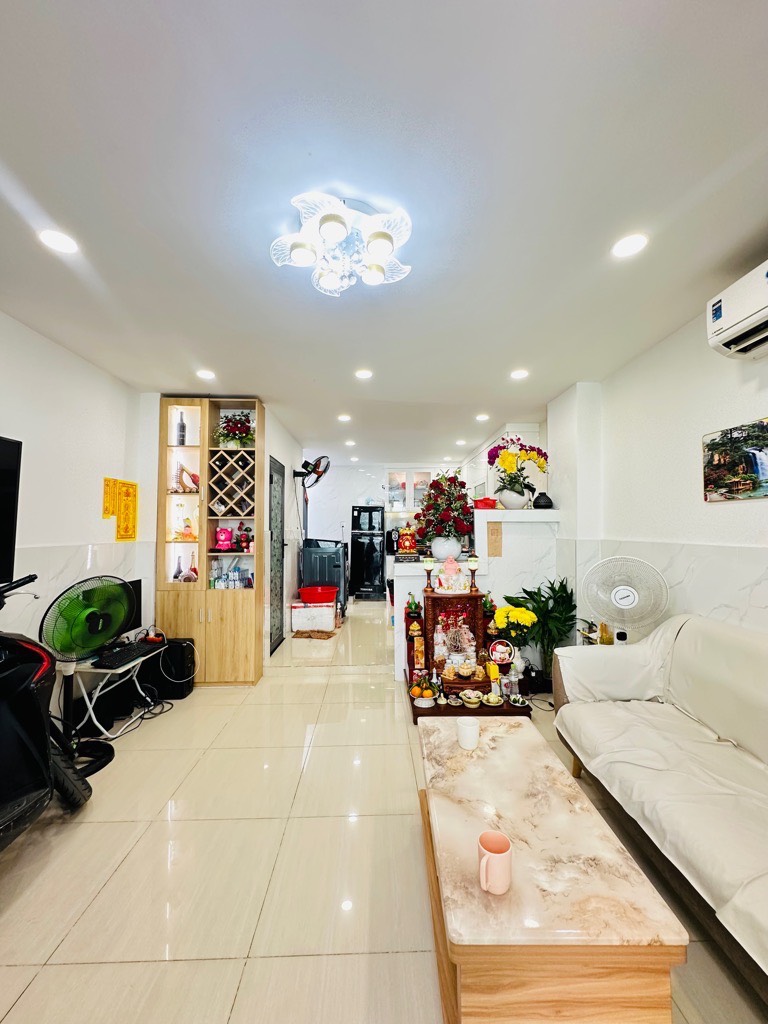 z5595276774331_8ca79ff19d3308c4264184df79ee15c6