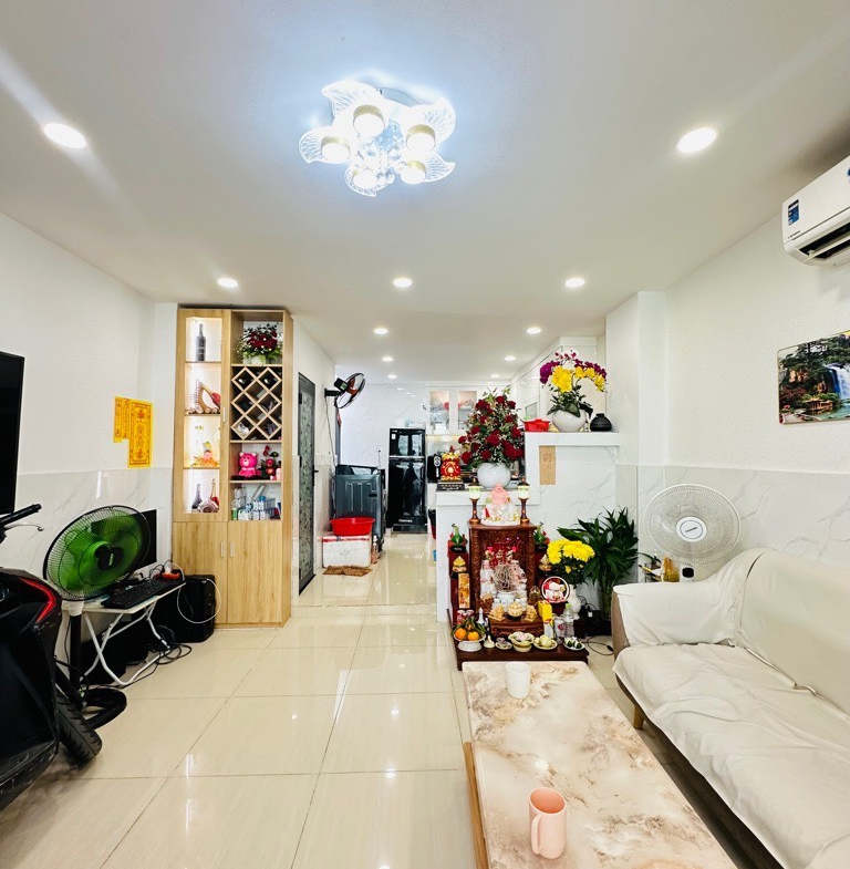 z5595276774331_8ca79ff19d3308c4264184df79ee15c6