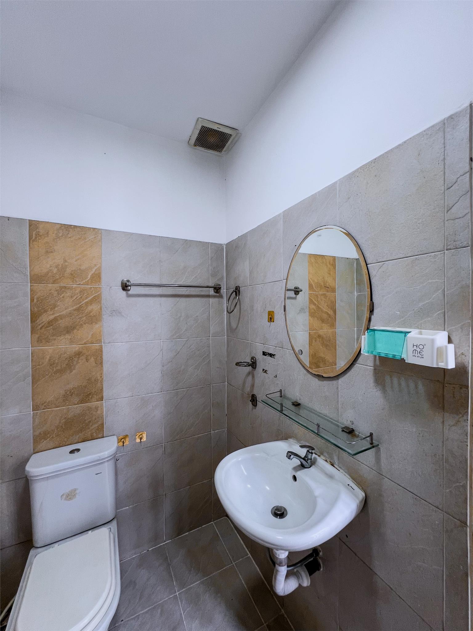 z5597591734725_b8397cbcff043ebac21d358c32e7af0e