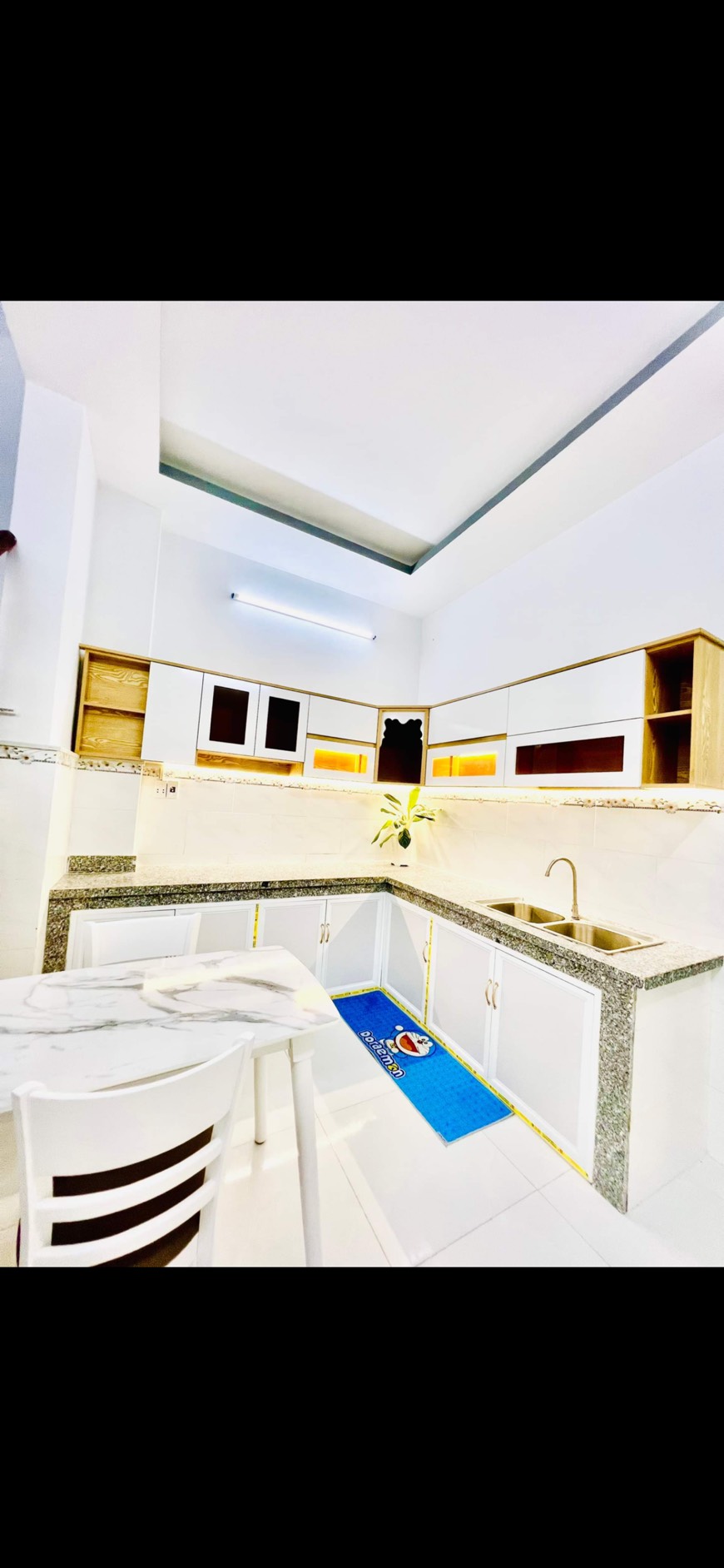 z5605502383873_cc82116c363adbcbbb34125a2528ba58