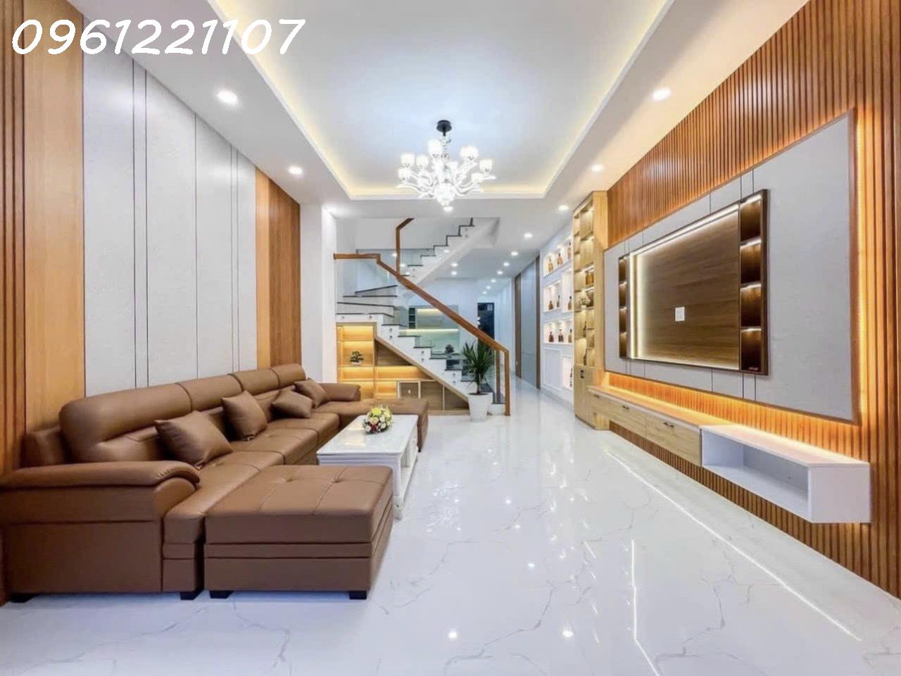 z5606453808675_dda162c1d2588015ea6fdc909e03b5c0