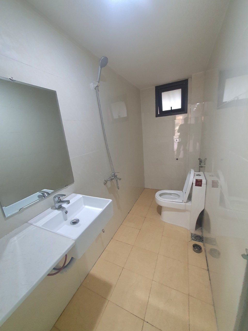 z5610115819581_b5887ed0cfb5d09e263b70c940f46e67Tran quochoan