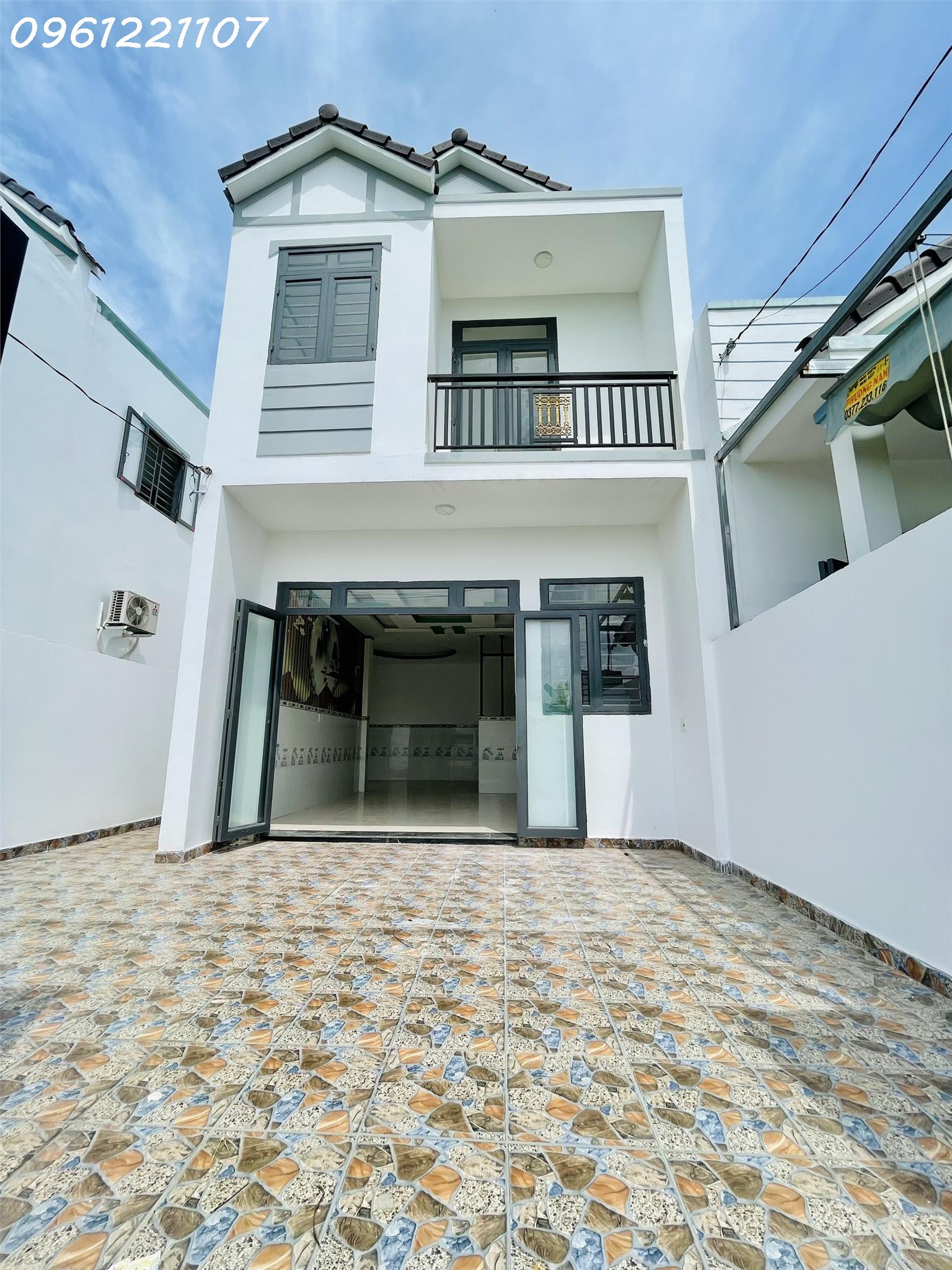 z5612018924581_a155c14343d5c2fb6cf27639d8f2a458