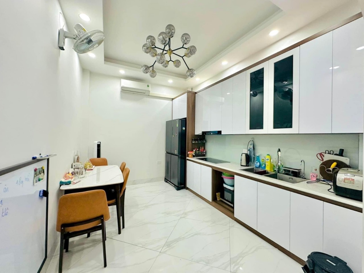 z5614841389731_6bc367910d9ce885f123649fa7856266