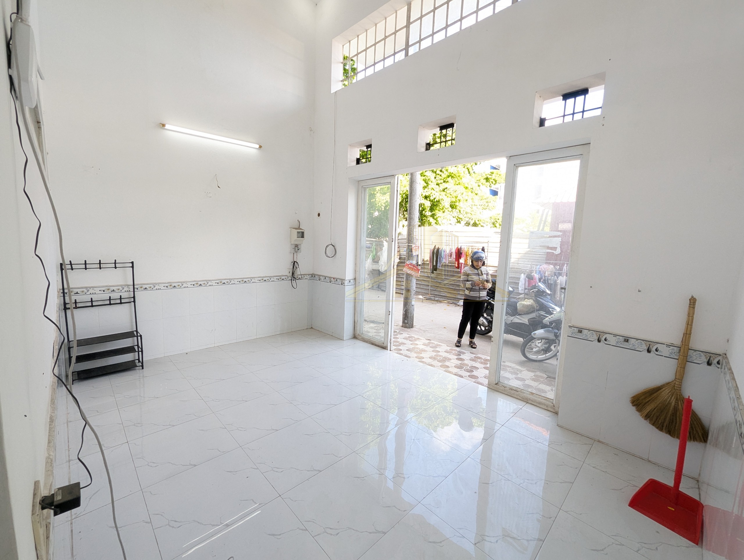 z5619933645297_23626bac0d3a75b0633815c532229b94