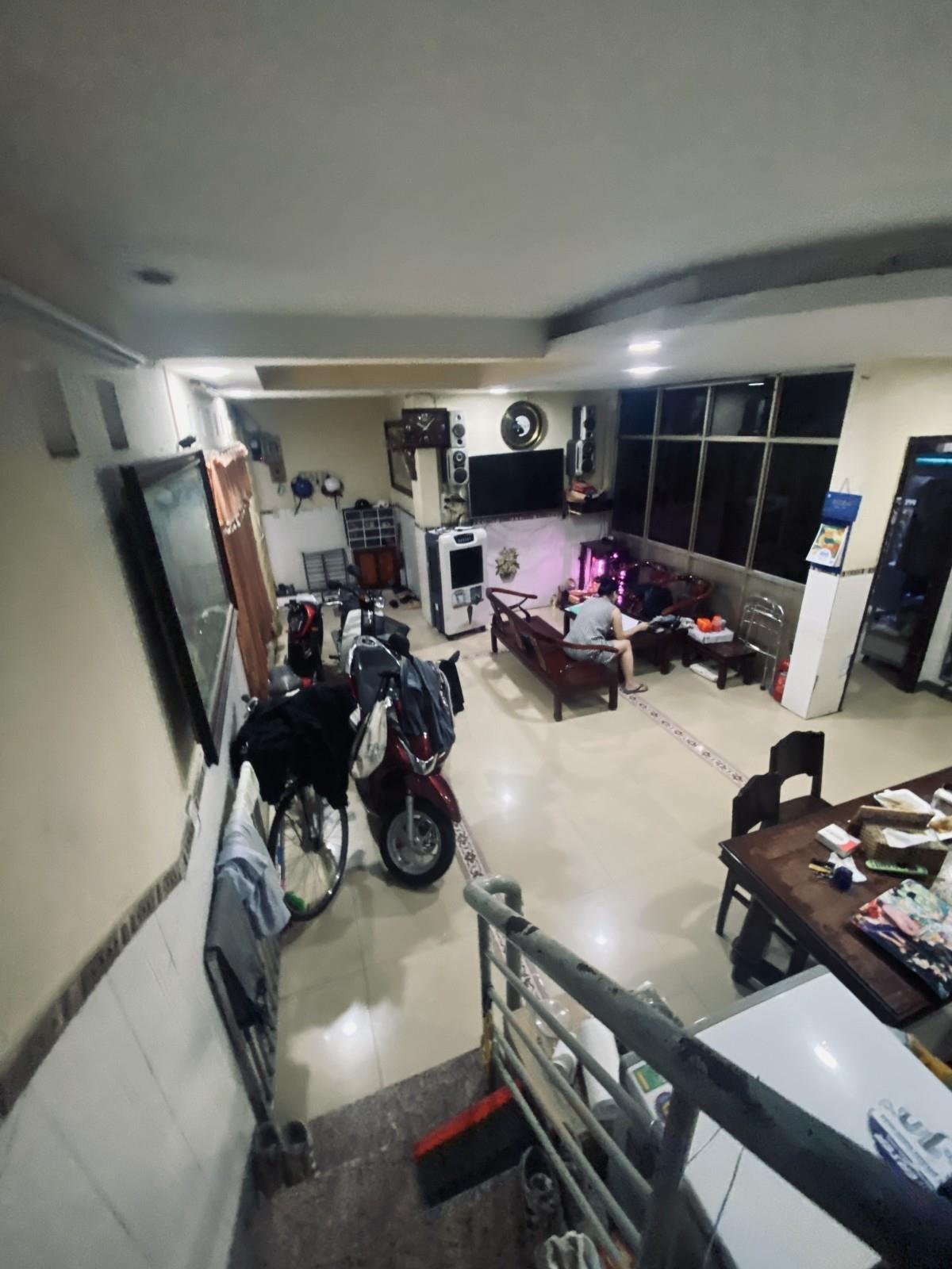 z5630370433679_52879726076b148af02f7615bea38a48