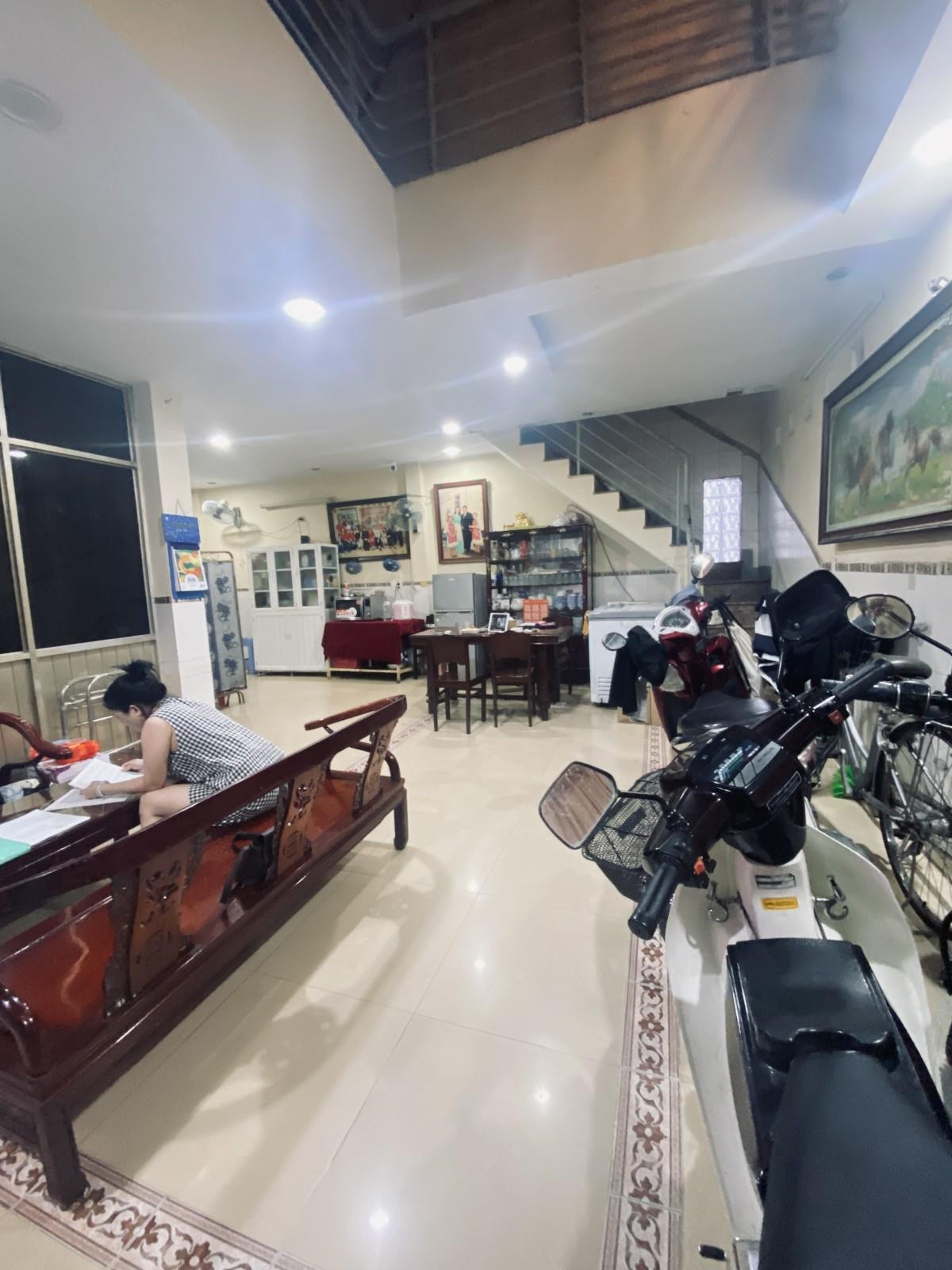 z5630370460846_a7c6b4abccfa50db91900f5db7620963