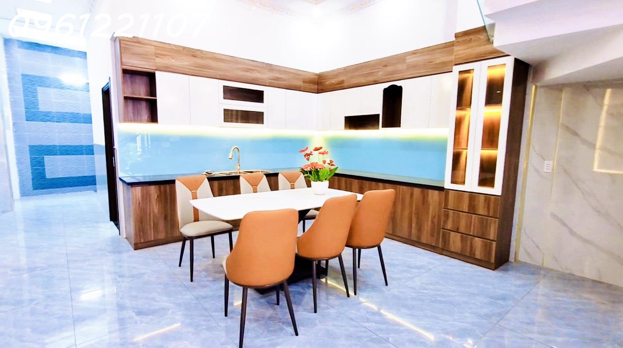 z5650505543132_349f1160268e24f62166afb053ca4259