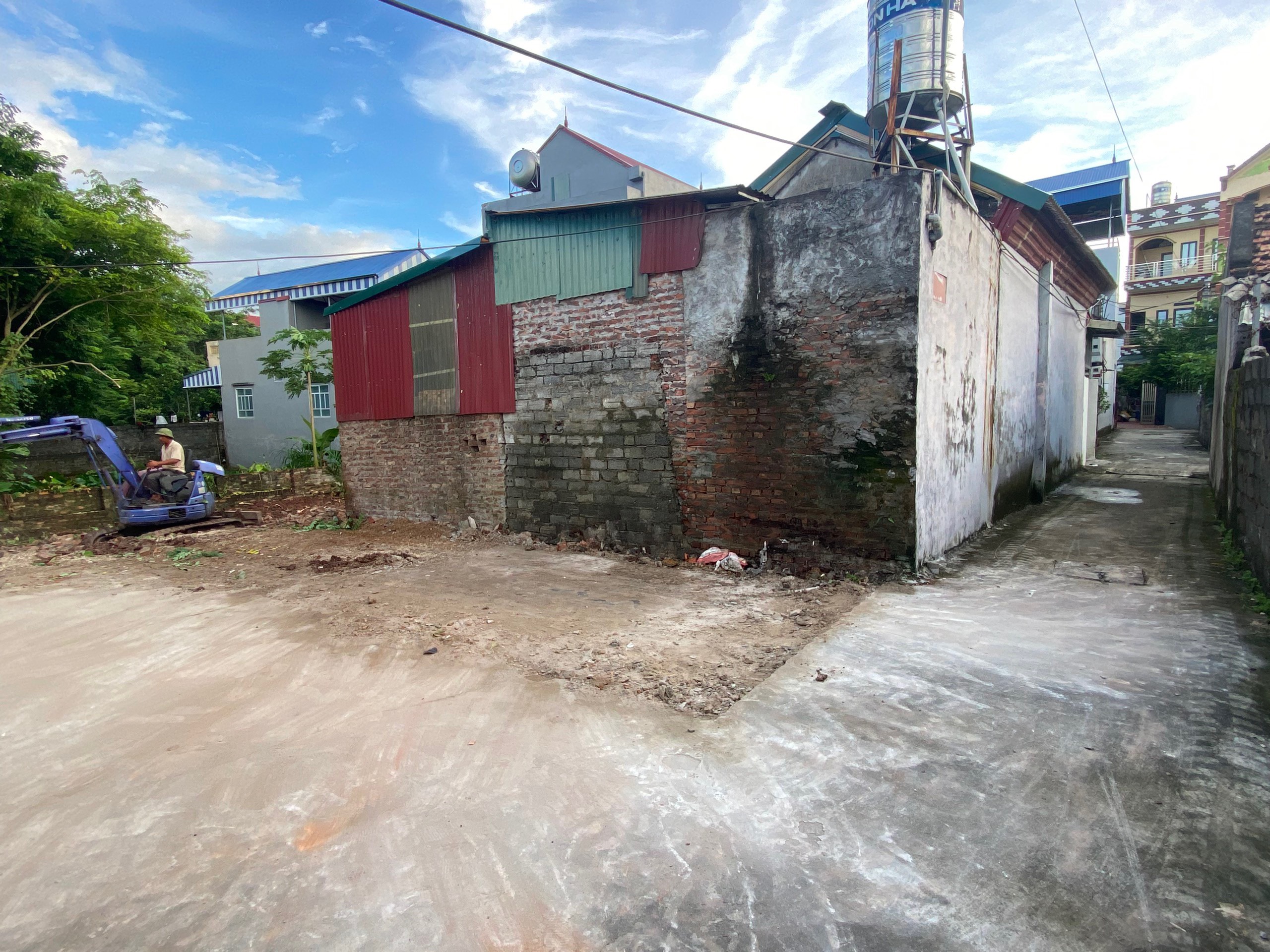 z5652705995108_eff930deeca11f42bc294b03a627845a